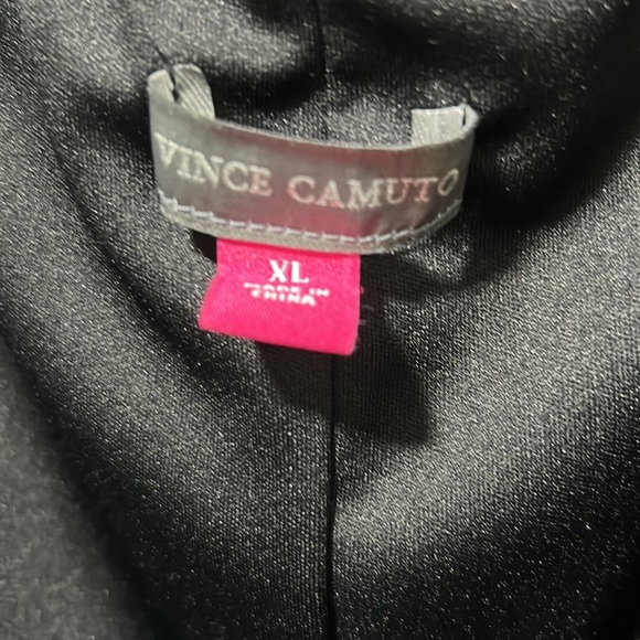 Elegant Black Off-Shoulder Dress - Picture 5 of 5